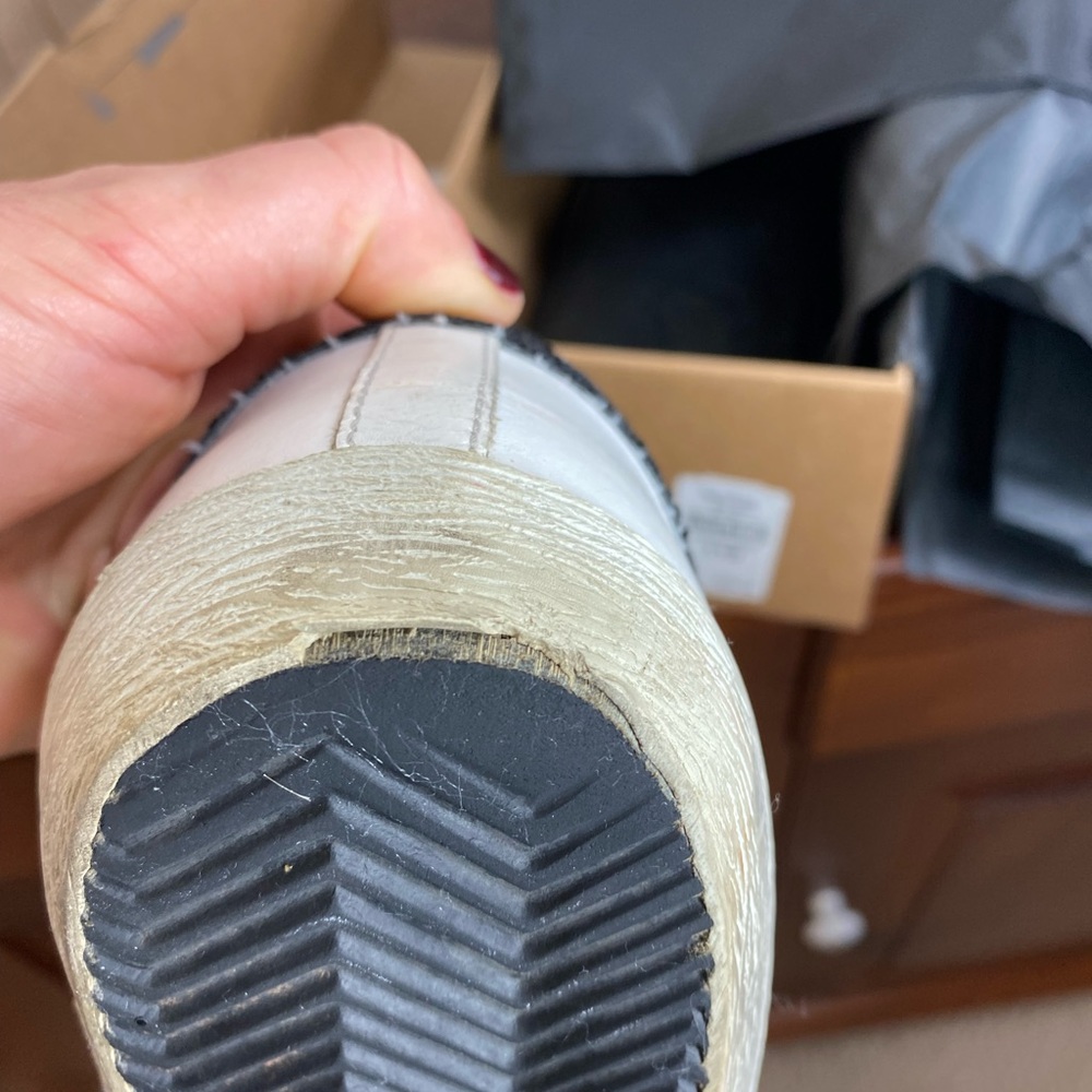 Shoes Golden Goose Superstars Rare and sold out at Neiman Marcus - Picture 9 of 14